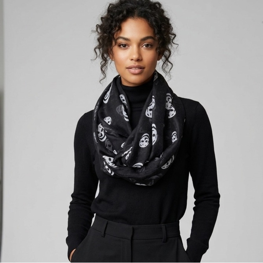 Black and white  scarf